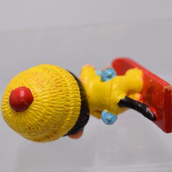 Vintage Toys, 1979 Monchichi PVC Figurines - Skiing, Vintage Gift Idea, Collecti - Picture 7 of 7